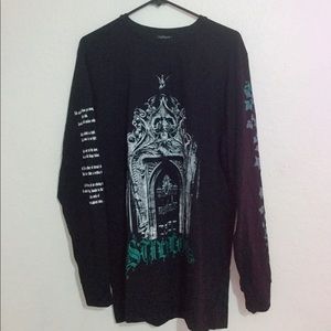 Black long sleeved shirt